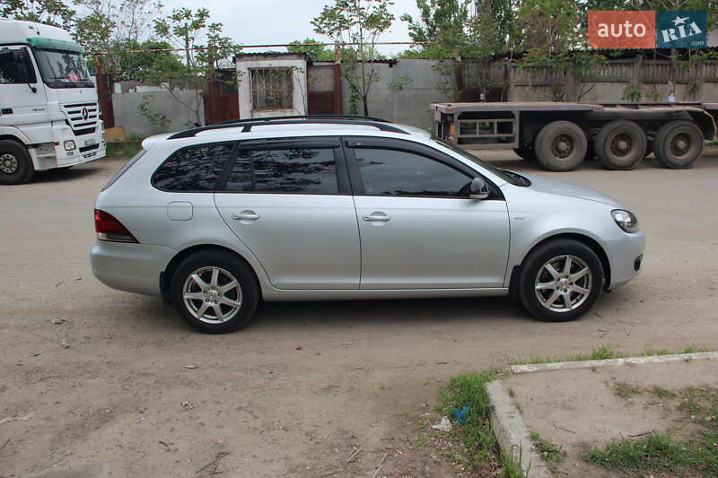 Універсал Volkswagen Golf 2012 в Одесі