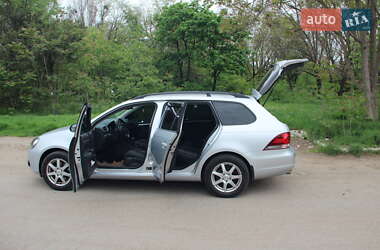 Універсал Volkswagen Golf 2012 в 