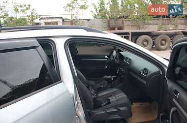 Універсал Volkswagen Golf 2012 в 