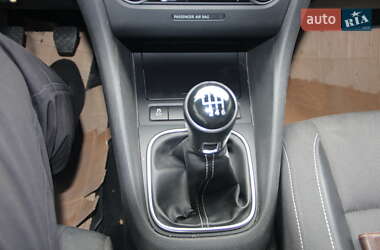 Універсал Volkswagen Golf 2012 в 