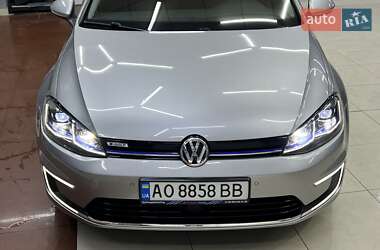 Хетчбек Volkswagen Golf 2018 в 