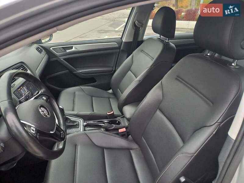 Универсал Volkswagen Golf 2015 в Запорожье