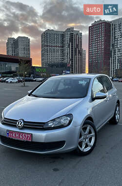 Хетчбек Volkswagen Golf 2009 в Києві