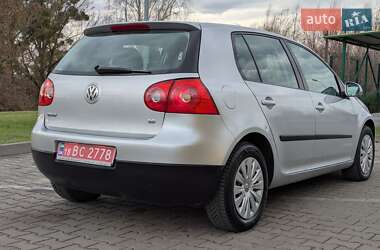 Хэтчбек Volkswagen Golf 2006 в Дубно