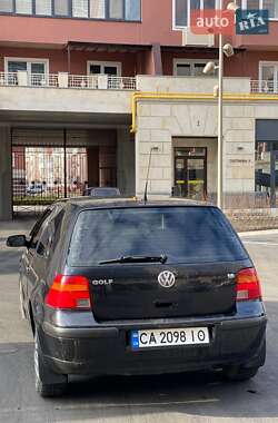 Хэтчбек Volkswagen Golf 2001 в Умани