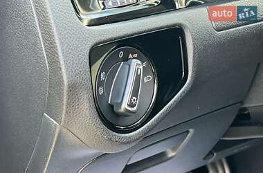 Хэтчбек Volkswagen Golf 2019 в 