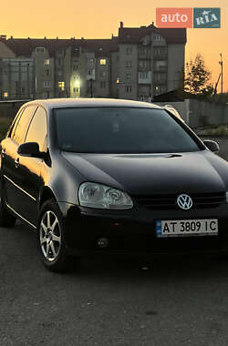 Хетчбек Volkswagen Golf 2006 в Коломиї