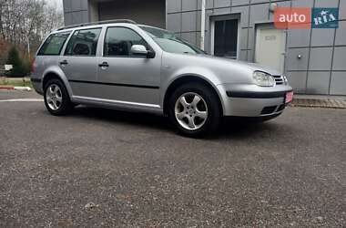 Универсал Volkswagen Golf 2002 в Львове