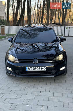 Хэтчбек Volkswagen Golf 2014 в Ивано-Франковске