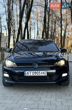 Хэтчбек Volkswagen Golf 2014 в Ивано-Франковске