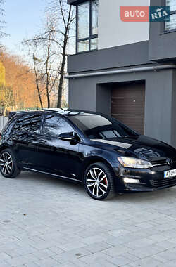 Хэтчбек Volkswagen Golf 2014 в Ивано-Франковске