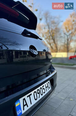 Хэтчбек Volkswagen Golf 2014 в Ивано-Франковске