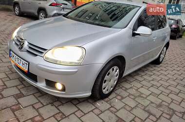 Хэтчбек Volkswagen Golf 2004 в Звягеле