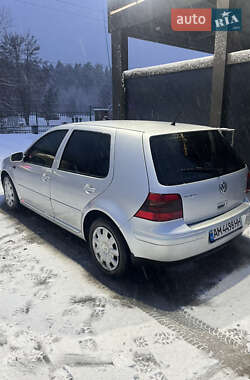 Хетчбек Volkswagen Golf 2003 в Дубні