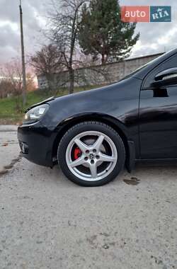 Хетчбек Volkswagen Golf 2010 в Вараші