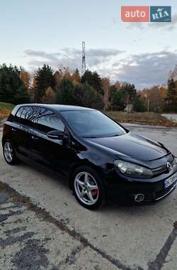 Хетчбек Volkswagen Golf 2010 в Вараші