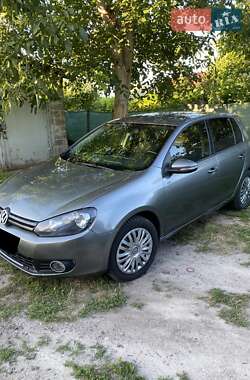 Хэтчбек Volkswagen Golf 2010 в Луцке