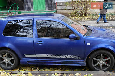 Хэтчбек Volkswagen Golf 2002 в Харькове