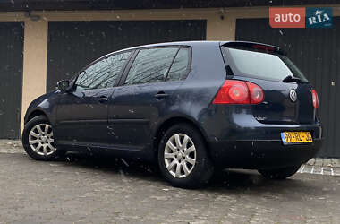 Хэтчбек Volkswagen Golf 2005 в Самборе