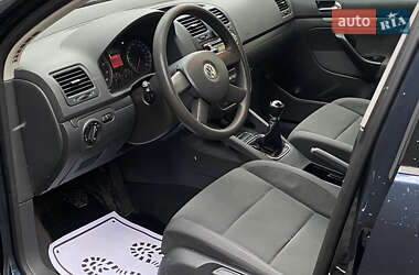 Хэтчбек Volkswagen Golf 2005 в Самборе