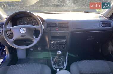 Універсал Volkswagen Golf 2005 в Рівному