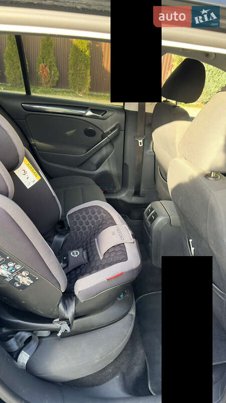 Хетчбек Volkswagen Golf 2009 в Терновому