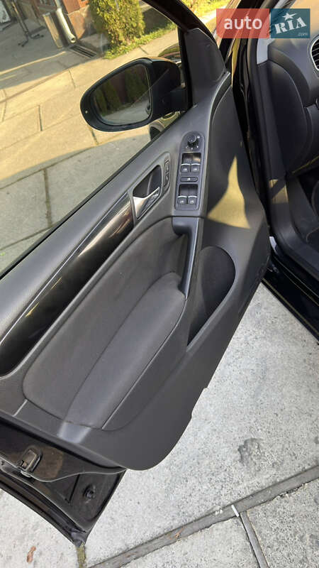 Хетчбек Volkswagen Golf 2009 в Терновому