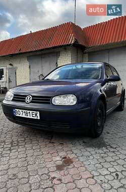 Хэтчбек Volkswagen Golf 2000 в Светловодске