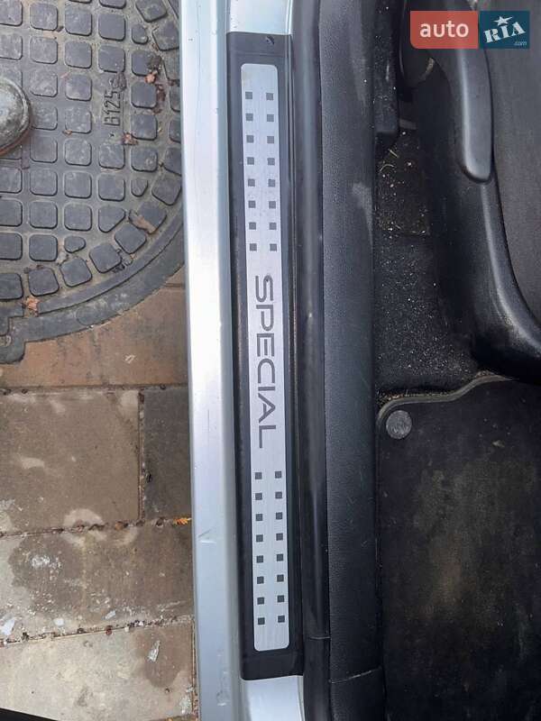 Універсал Volkswagen Golf 2002 в Цумані