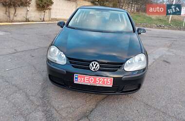 Хэтчбек Volkswagen Golf 2005 в Вознесенске