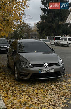 Универсал Volkswagen Golf 2015 в Песчанке