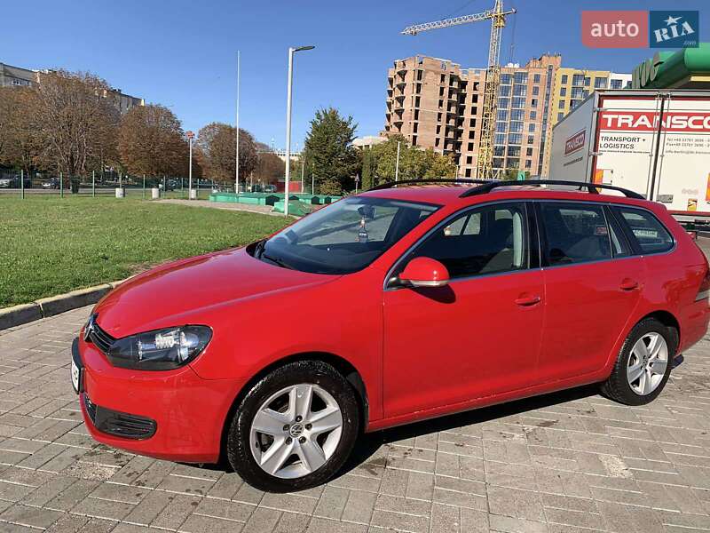 Універсал Volkswagen Golf 2010 в Батурині
