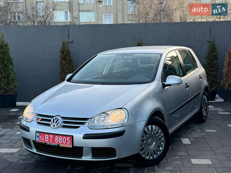 Хэтчбек Volkswagen Golf 2005 в Дрогобыче