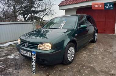 Хэтчбек Volkswagen Golf 2001 в Тернополе