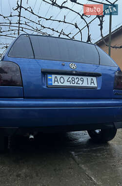 Хетчбек Volkswagen Golf 1996 в Виноградові