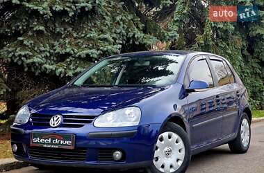 Хэтчбек Volkswagen Golf 2004 в Николаеве