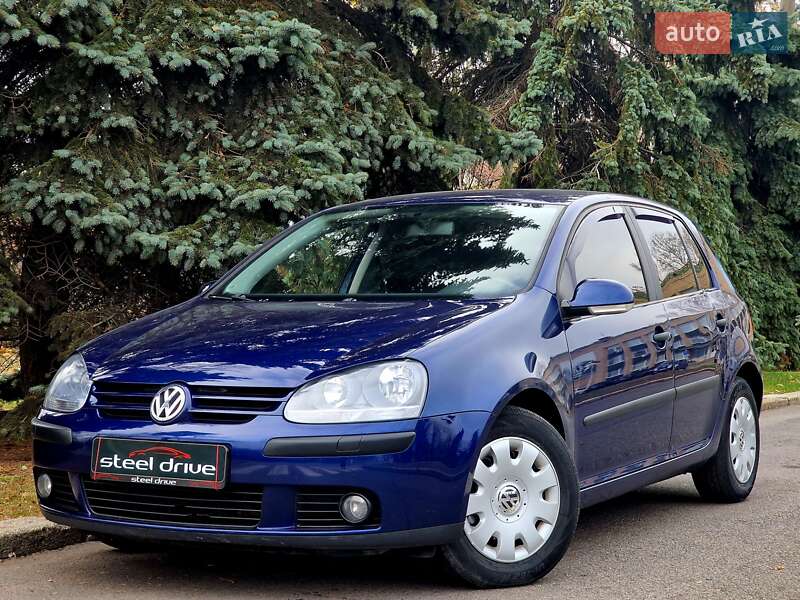 Хэтчбек Volkswagen Golf 2004 в Николаеве