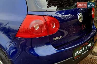 Хэтчбек Volkswagen Golf 2004 в Николаеве