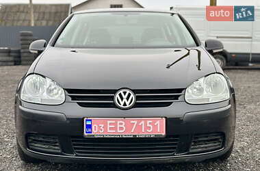 Хэтчбек Volkswagen Golf 2004 в Луцке