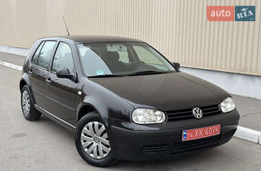 Хэтчбек Volkswagen Golf 2002 в Полтаве