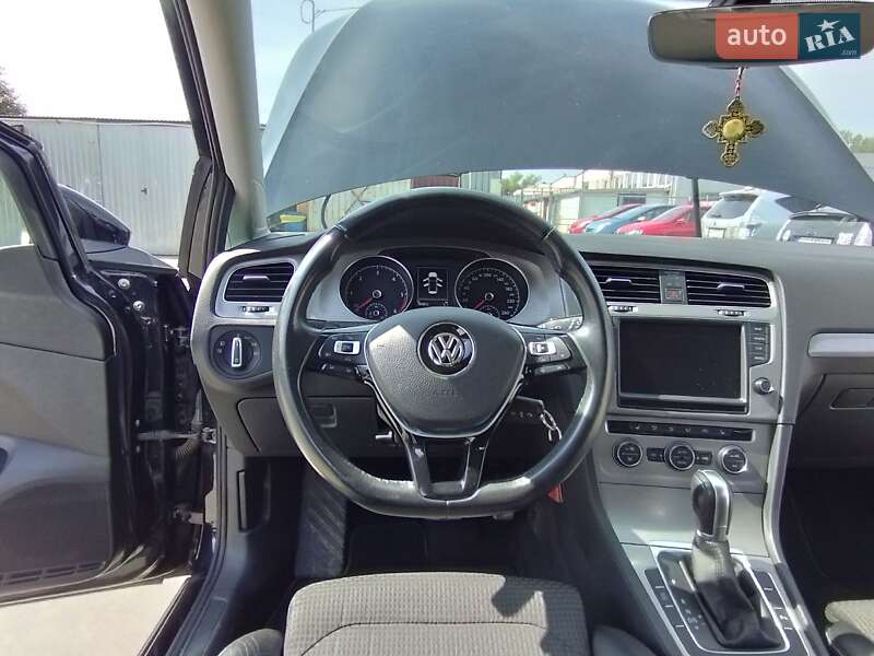 Універсал Volkswagen Golf 2016 в Томаківці