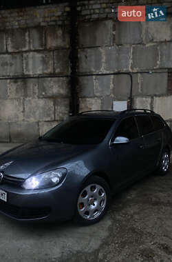 Універсал Volkswagen Golf 2010 в Львові