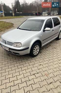 Хетчбек Volkswagen Golf 2002 в Дрогобичі