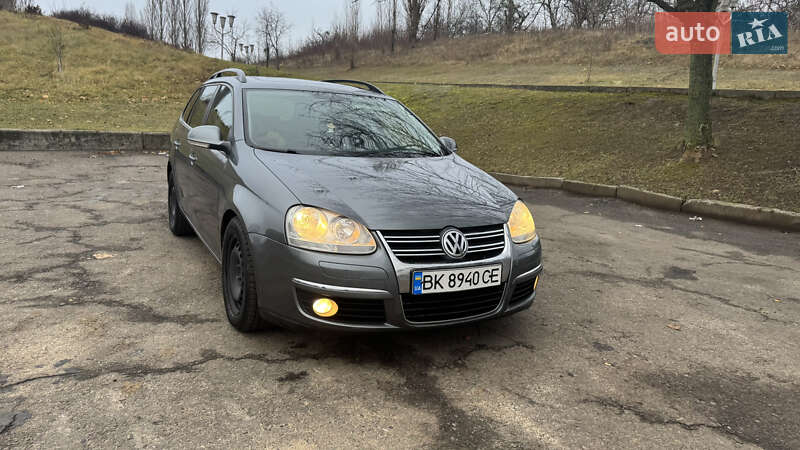 Универсал Volkswagen Golf 2008 в Ровно