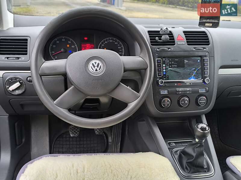 Хетчбек Volkswagen Golf 2003 в Тернополі