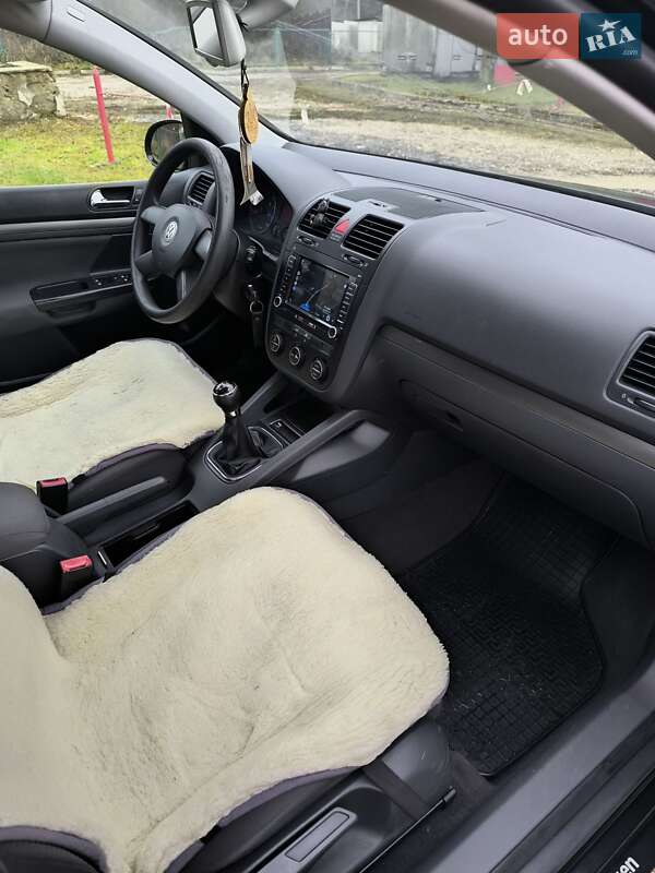 Хетчбек Volkswagen Golf 2003 в Тернополі