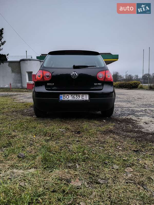 Хетчбек Volkswagen Golf 2003 в Тернополі