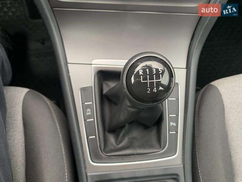 Універсал Volkswagen Golf 2016 в Києві