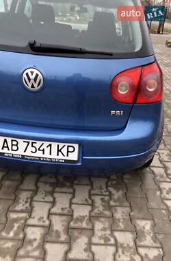 Хетчбек Volkswagen Golf 2004 в Могилів-Подільському