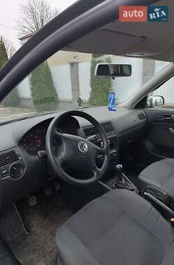 Хетчбек Volkswagen Golf 2002 в Оржиці